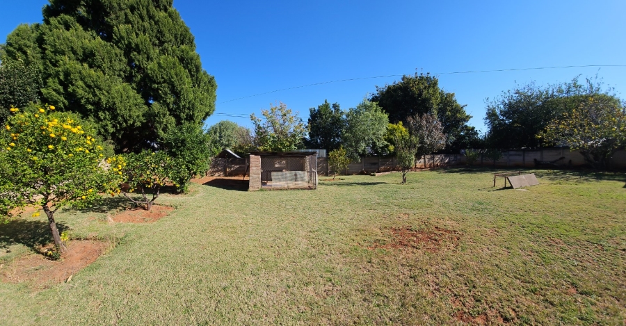  Bedroom Property for Sale in Langenhovenpark Free State